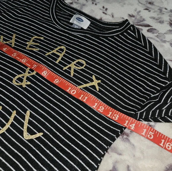 ⚠️Free bundle item- striped shirt - Picture 4 of 7